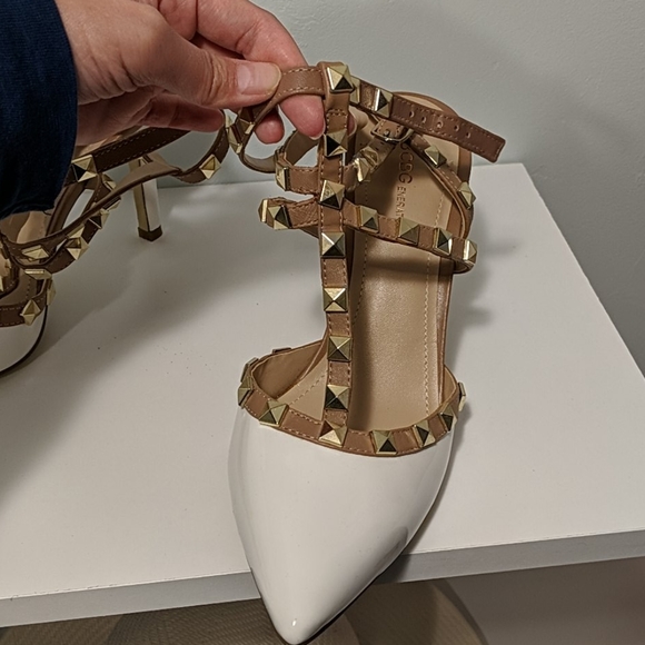 Heels - Picture 3 of 3